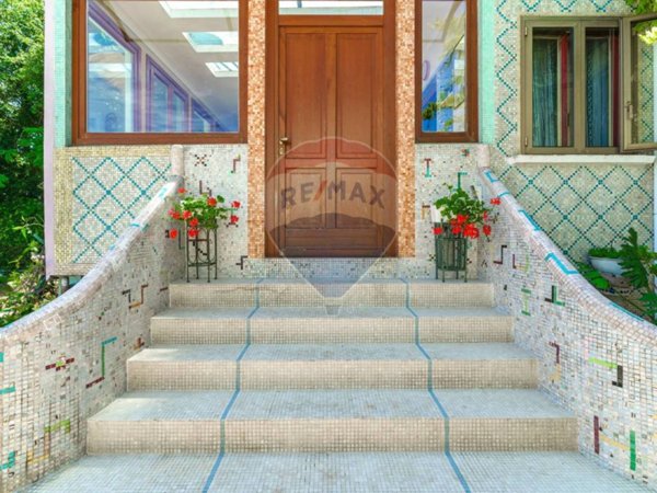 casa indipendente in vendita a Lonato del Garda in zona Brodena