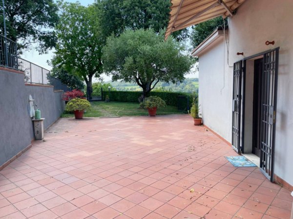 casa indipendente in vendita a Lonato del Garda