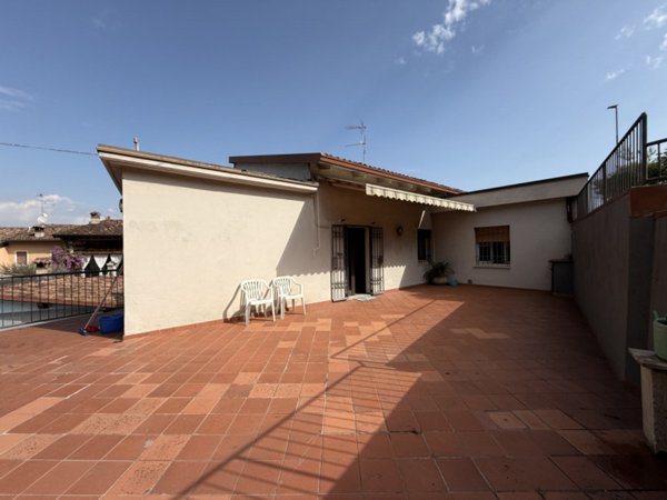 casa indipendente in vendita a Lonato del Garda