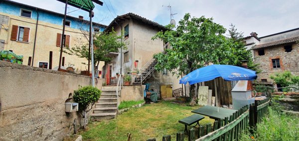 casa indipendente in vendita a Lonato del Garda