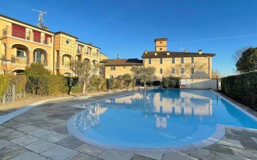 appartamento in vendita a Lonato del Garda in zona Centenaro