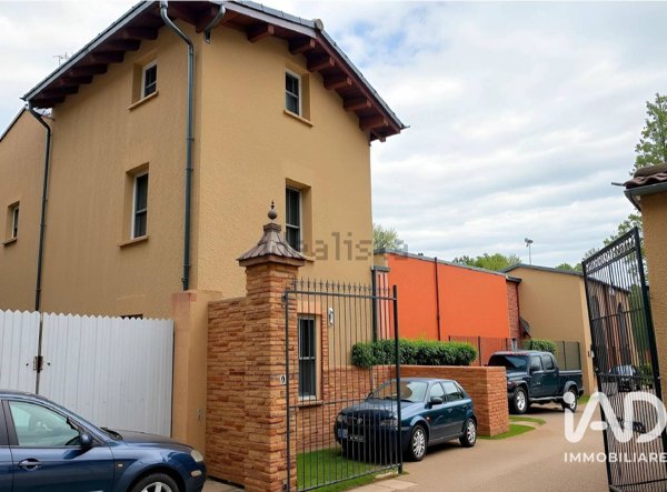 casa indipendente in vendita a Lonato del Garda in zona Esenta