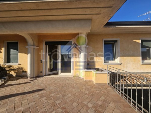 appartamento in vendita a Lonato del Garda in zona Sedena