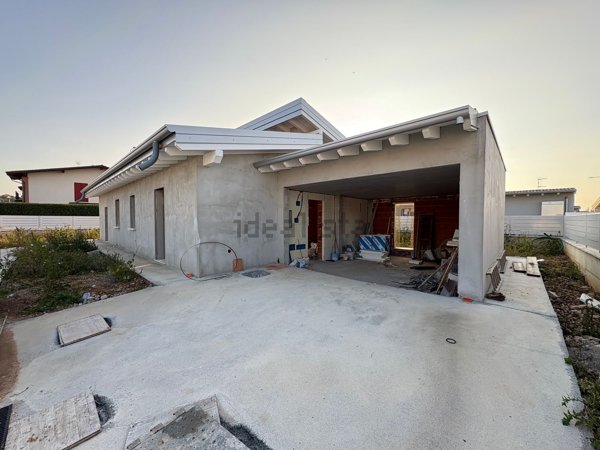 casa indipendente in vendita a Lonato del Garda