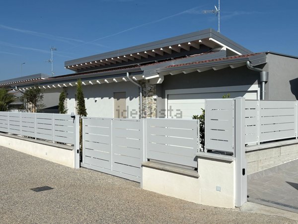 casa indipendente in vendita a Lonato del Garda