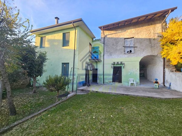 casa indipendente in vendita a Lonato del Garda