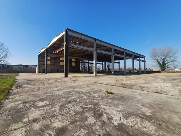 capannone in vendita a Lonato del Garda in zona San Polo