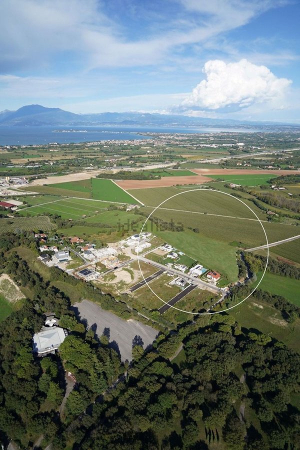 casa indipendente in vendita a Lonato del Garda