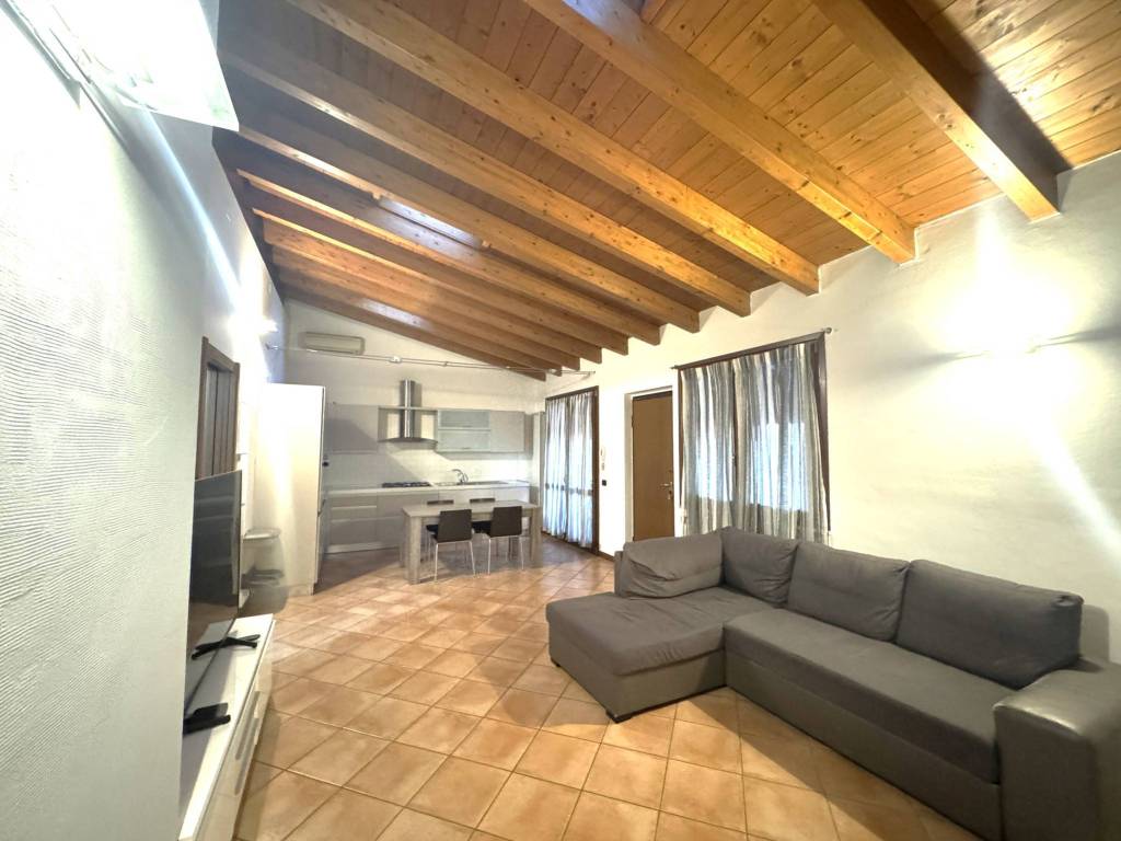 appartamento in vendita a Lonato del Garda in zona Bettola