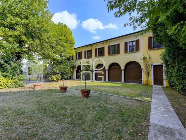 villa in vendita a Lonato del Garda