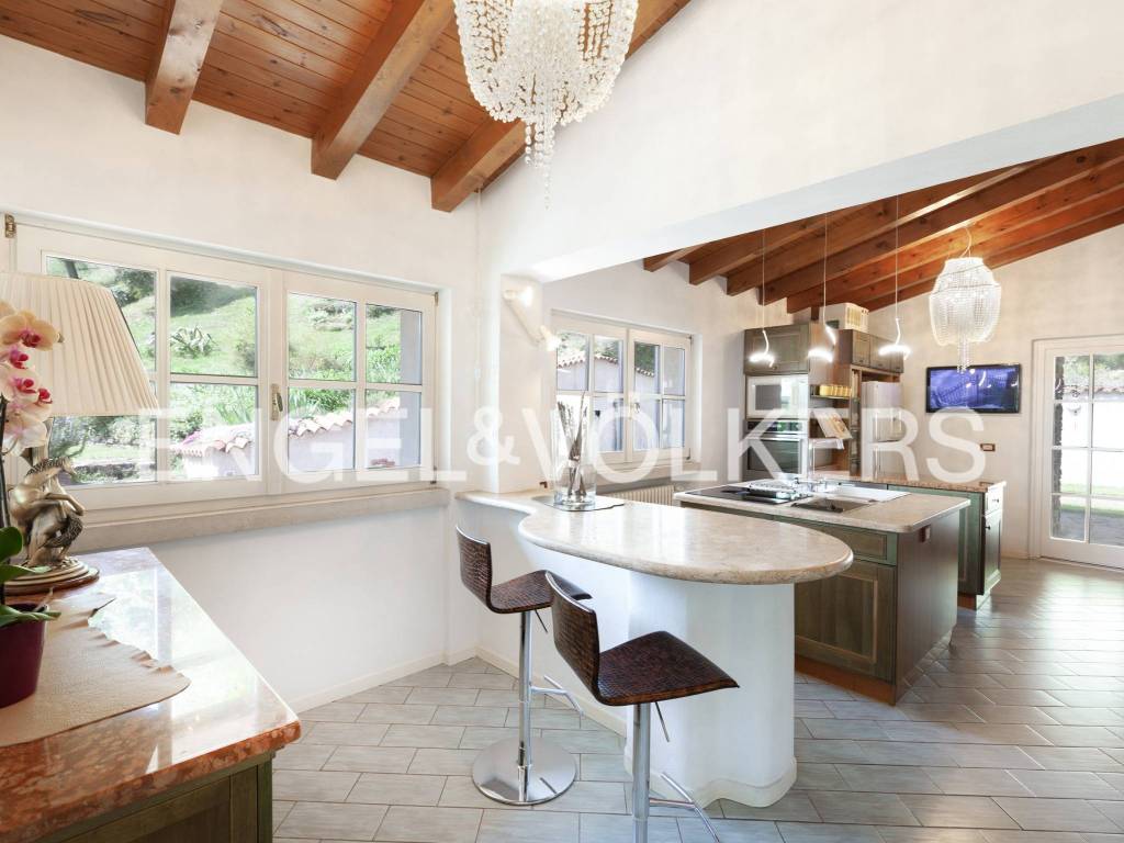 casa indipendente in vendita a Lonato del Garda in zona San Polo