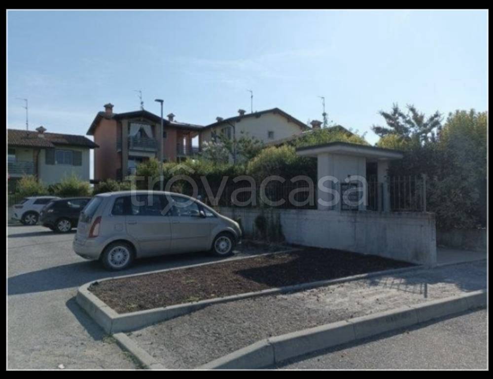appartamento in vendita a Lonato del Garda in zona Campagna Sotto