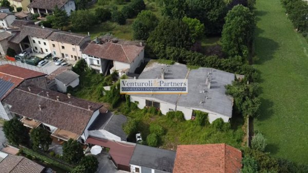 casa indipendente in vendita a Lonato del Garda in zona Esenta