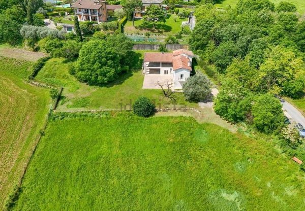 casa indipendente in vendita a Lonato del Garda