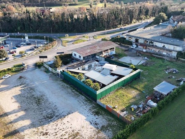 negozio in vendita a Lonato del Garda