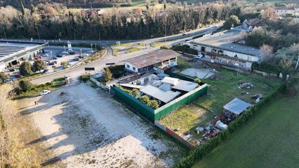 negozio in vendita a Lonato del Garda