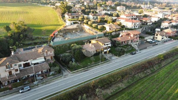 casa indipendente in vendita a Lonato del Garda in zona Barcuzzi