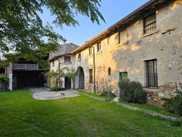 casale in vendita a Lonato del Garda