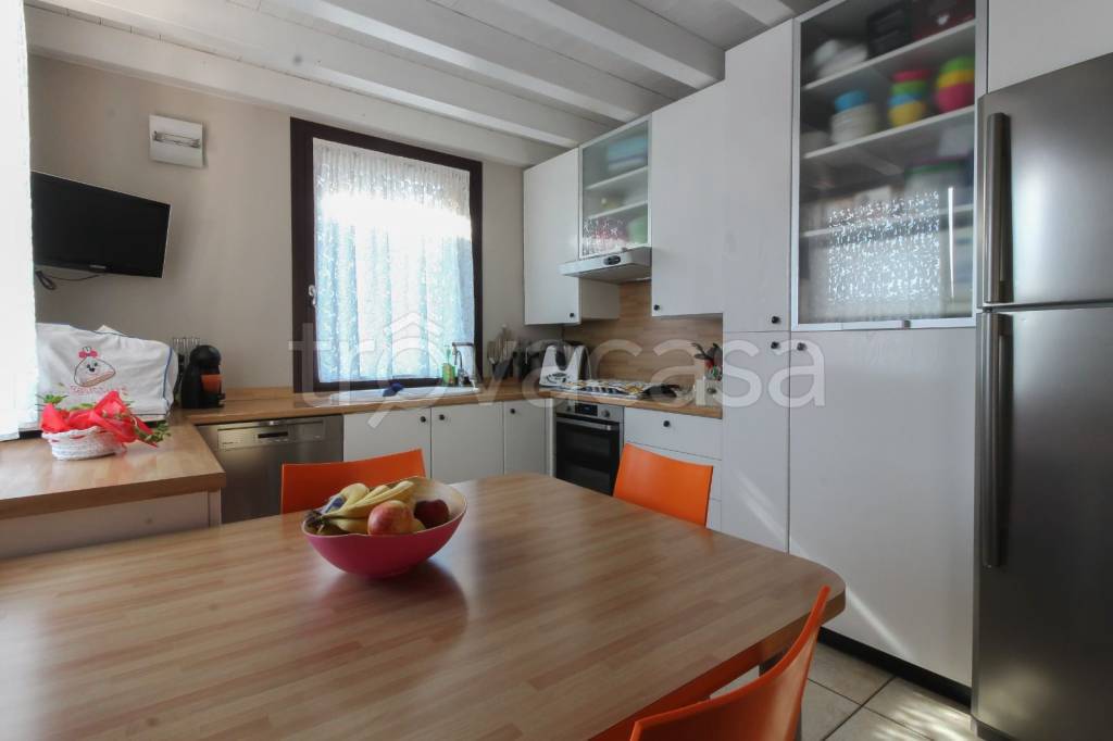 casa indipendente in vendita a Lonato del Garda