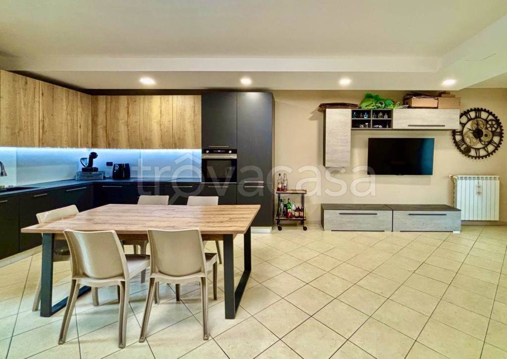 appartamento in vendita a Lonato del Garda in zona Esenta