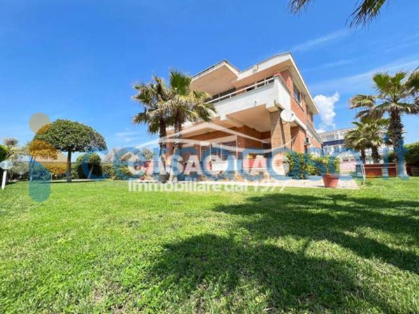 casa indipendente in vendita a Lonato del Garda in zona Lido