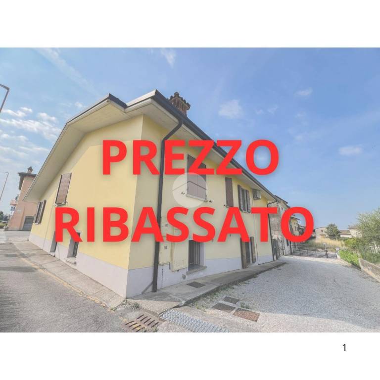 casa indipendente in vendita a Lonato del Garda in zona Sedena