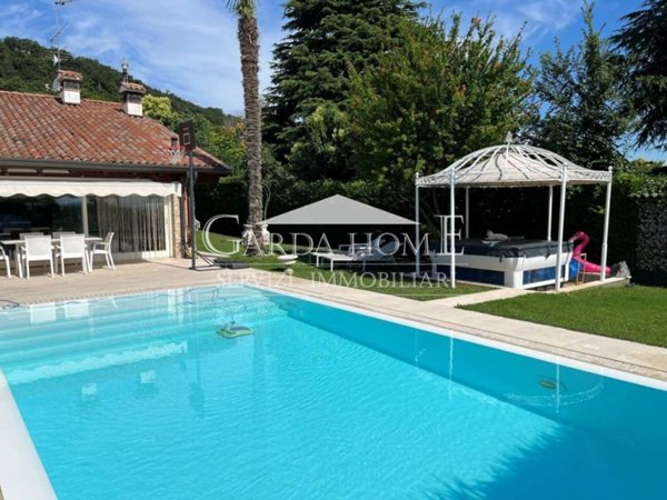 casa indipendente in vendita a Lonato del Garda in zona Barcuzzi