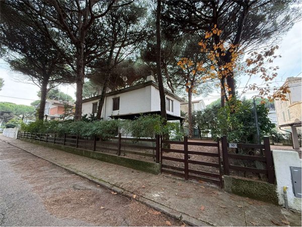 casa indipendente in vendita a Lonato del Garda in zona Lido