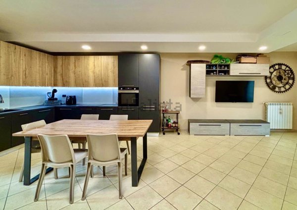 appartamento in vendita a Lonato del Garda in zona Esenta