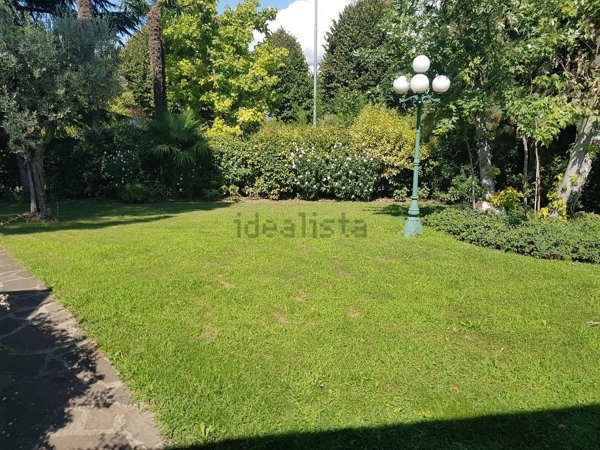 casa indipendente in vendita a Lonato del Garda