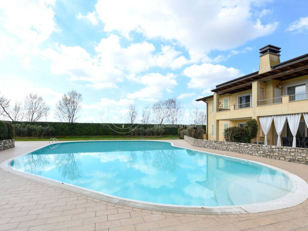 appartamento in vendita a Lonato del Garda in zona Bettola