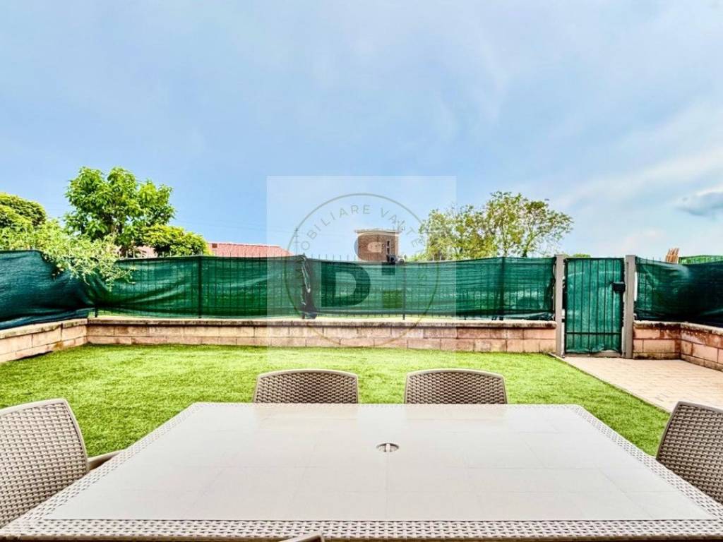 appartamento in vendita a Lonato del Garda in zona Esenta