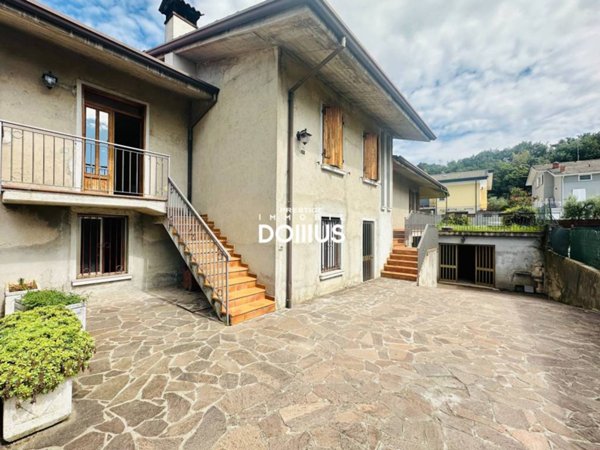 casa indipendente in vendita a Lonato del Garda
