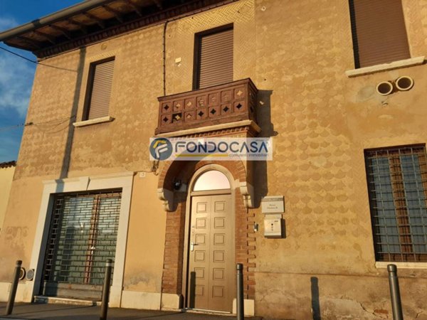 casa indipendente in vendita a Lonato del Garda