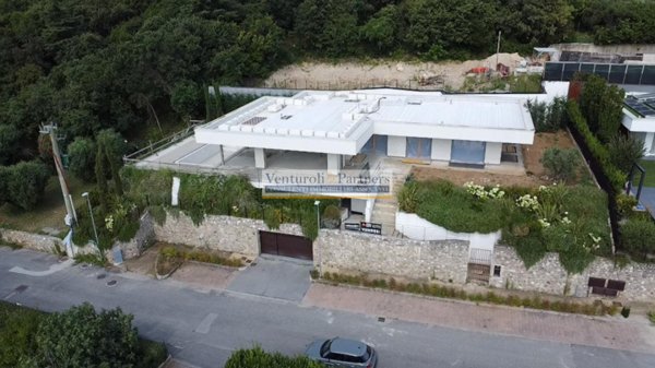 casa indipendente in vendita a Lonato del Garda in zona Barcuzzi