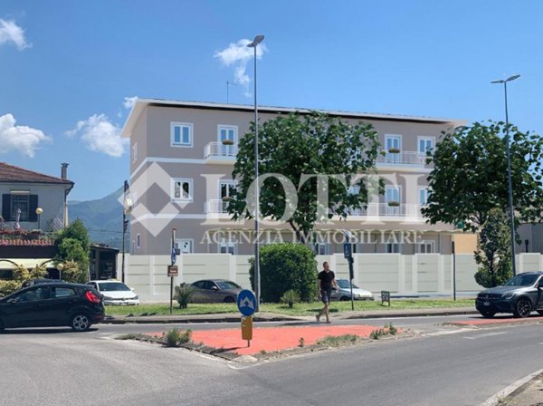 appartamento in vendita a Lonato del Garda in zona Lido