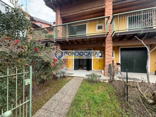casa indipendente in vendita a Lonato del Garda in zona Malocco