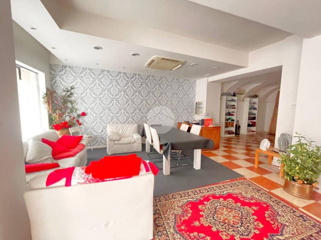 negozio in vendita a Lonato del Garda