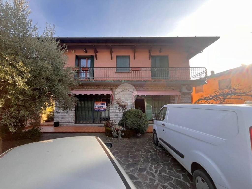 negozio in vendita a Lonato del Garda