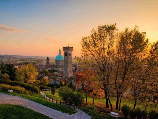 casa indipendente in vendita a Lonato del Garda