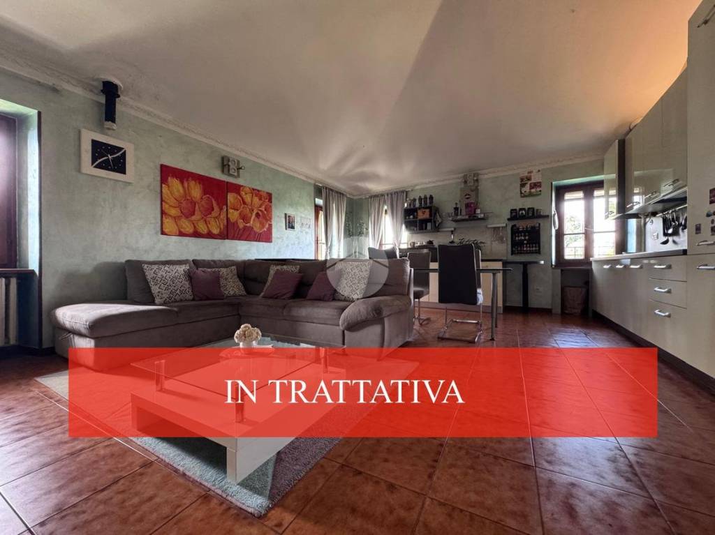 appartamento in vendita a Lonato del Garda in zona Castel Venzago