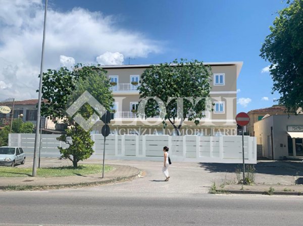 appartamento in vendita a Lonato del Garda in zona Lido