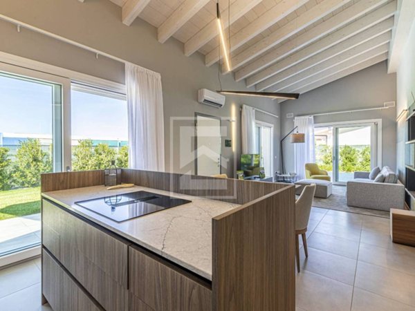 casa indipendente in vendita a Lonato del Garda