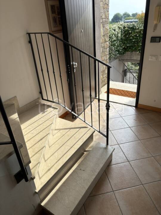 casa indipendente in vendita a Lonato del Garda in zona Barcuzzi