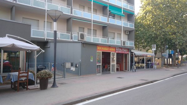negozio in vendita a Lonato del Garda in zona Lido