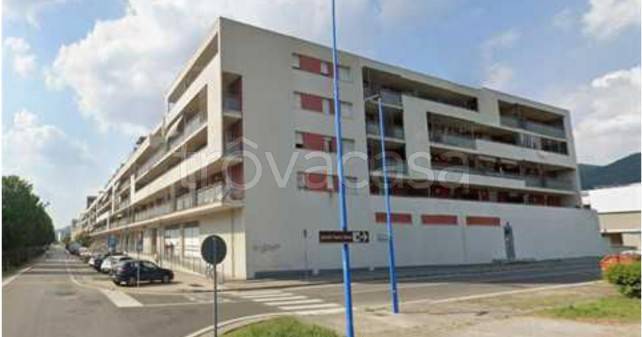 appartamento in vendita a Lonato del Garda in zona San Polo