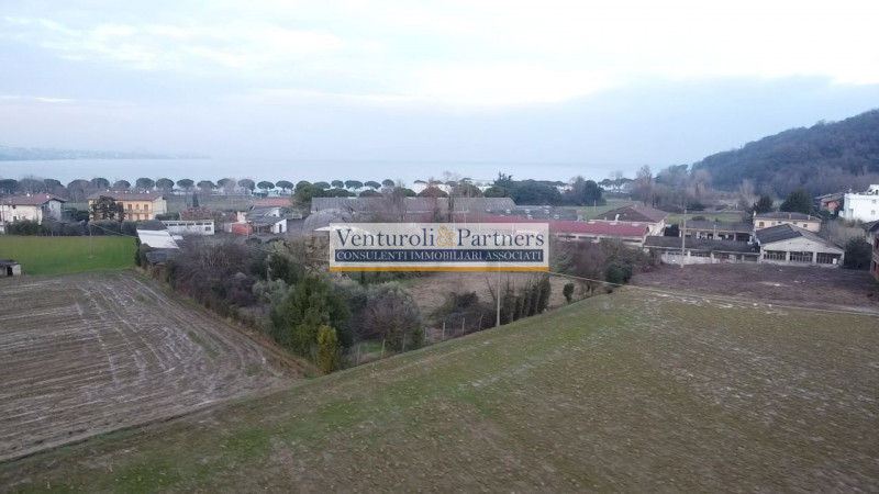 casa indipendente in vendita a Lonato del Garda in zona Barcuzzi