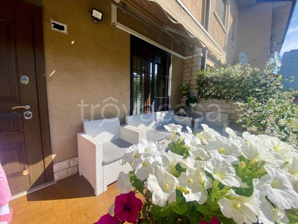 casa indipendente in vendita a Lonato del Garda in zona San Polo