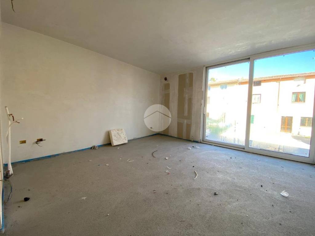 casa indipendente in vendita a Lonato del Garda in zona Esenta