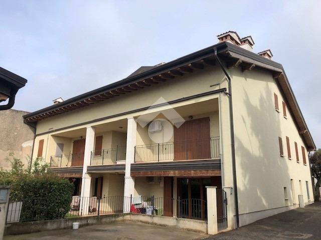 appartamento in vendita a Lonato del Garda in zona Bettola
